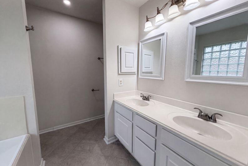 Photo 16 of 21 of 2127 Hannover Way, Spring, TX