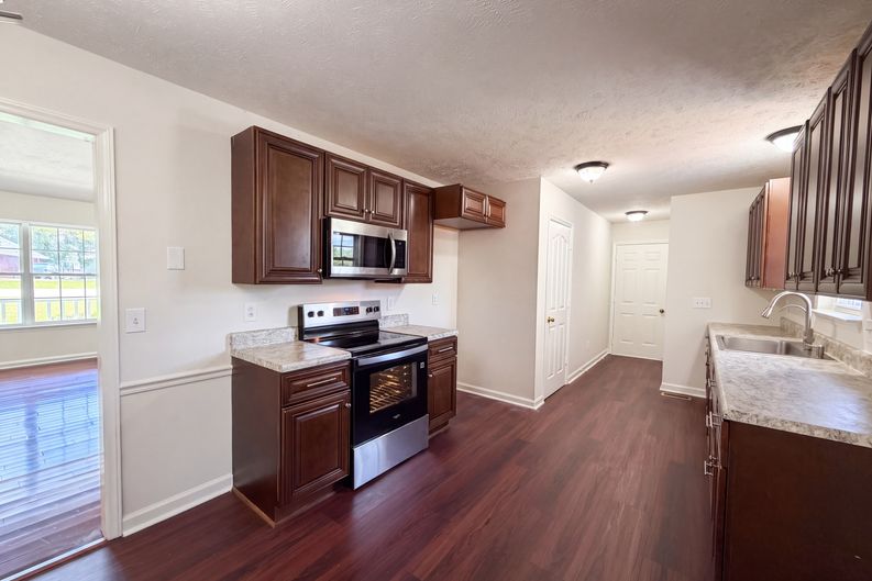 Photo 6 of 28 of 125 Ivanhoe Ct, Murfreesboro, TN