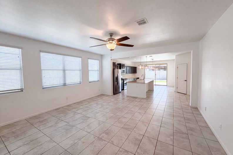 Photo 6 of 29 of 4127 S 97th Dr, Tolleson, AZ