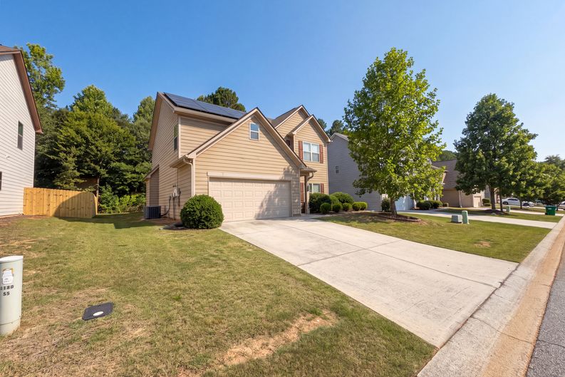 Photo 27 of 34 of 821 Walnut Woods Dr, Braselton, GA