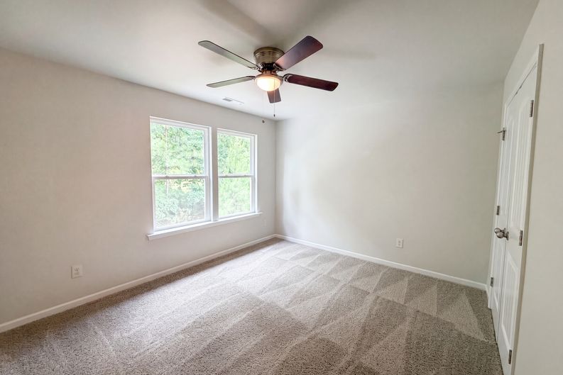 Photo 8 of 17 of 612 Turmeric Ln, Durham, NC