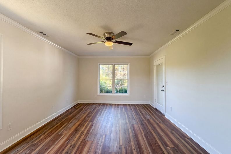 Photo 9 of 26 of 105 Jefferson Forest Ct, Winston Salem, NC