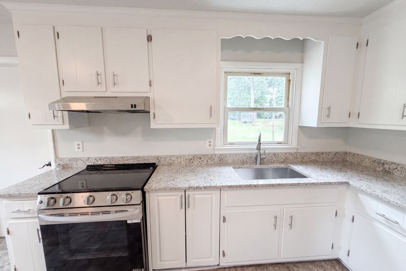 Photo 8 of 17 of 7397 Shady Grove Rd, Mechanicsville, VA