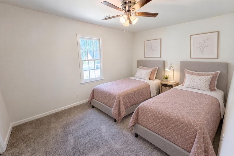 Photo 10 of 18 of 5003 Henson Dr SW, Mableton, GA