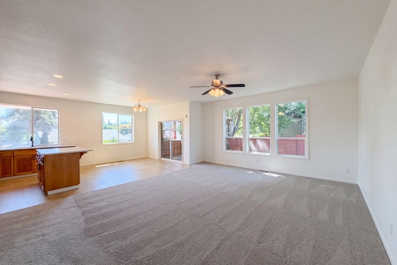 Photo 3 of 23 of 19015 SW Jessica Way, Beaverton, OR