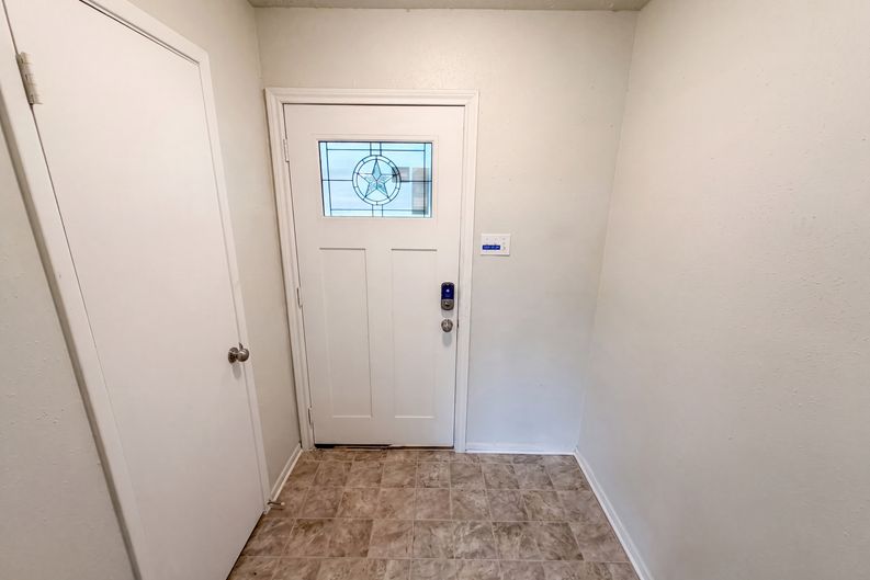 Photo 6 of 19 of 17110 Golf Club Dr, Crosby, TX