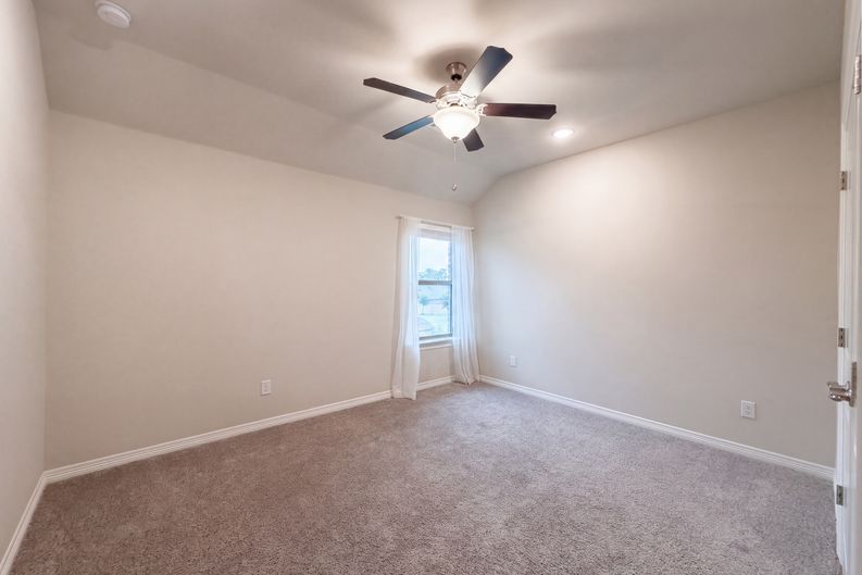 Photo 15 of 27 of 817 Shallow Creek Way, McKinney, TX