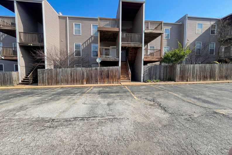 Photo 5 of 18 of 2320 Rutger St, Saint Louis, MO