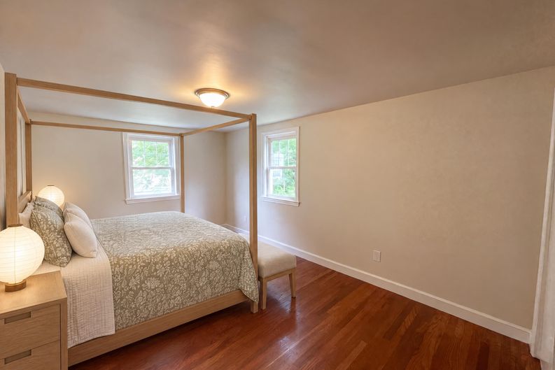 Photo 11 of 28 of 48 Woodlawn St, Randolph, MA
