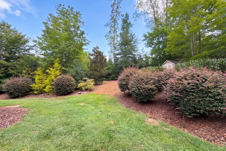 Photo 8 of 25 of 4018 Harmattan Dr, Denver, NC