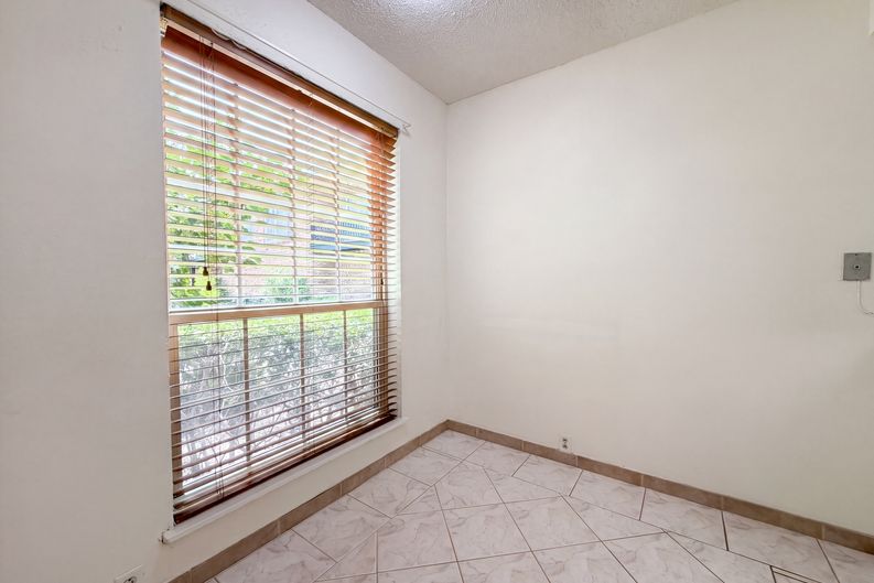 Photo 11 of 19 of 2503 McCue Rd, Houston, TX