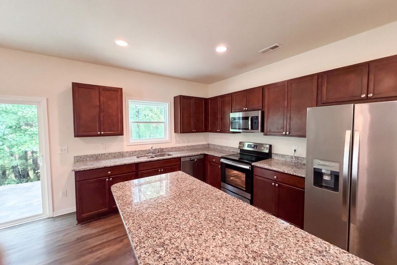 Photo 7 of 17 of 913 Peninsula Pl, Knightdale, NC