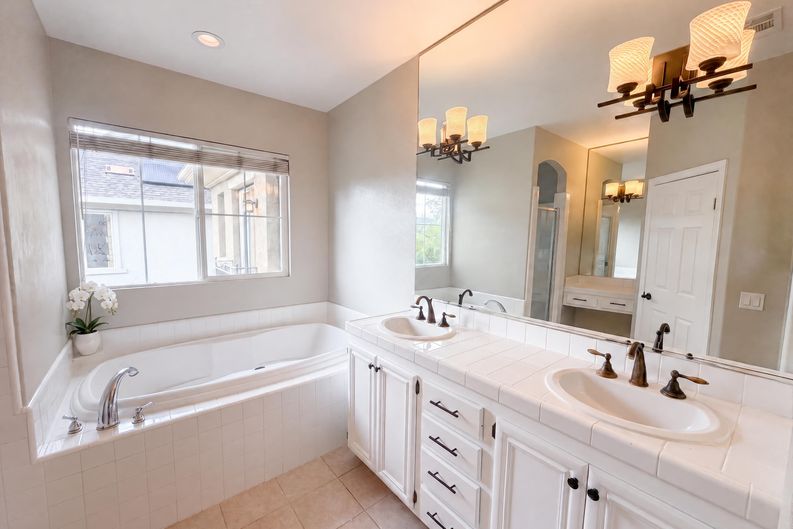 Photo 15 of 27 of 48 Laurelhurst Dr, Ladera Ranch, CA