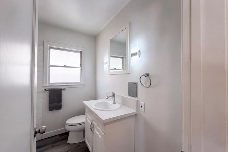 Photo 11 of 32 of 6016 Sampson Blvd, Sacramento, CA