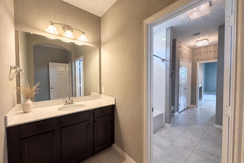 Photo 13 of 42 of 7221 Durand Dr, Irving, TX