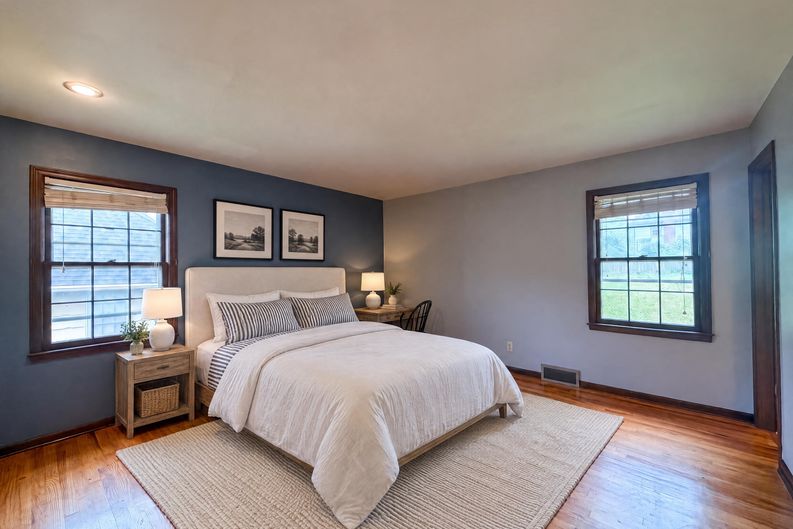 Photo 20 of 27 of 6916 N Overland Dr, Kansas City, MO
