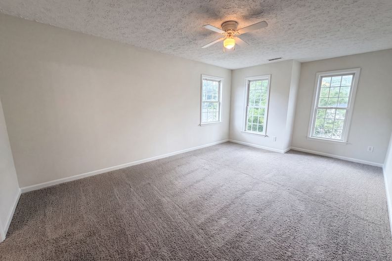 Photo 4 of 18 of 3358 Neptune Dr, Raleigh, NC