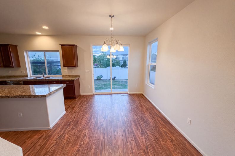 Photo 7 of 35 of 5573 Killarney Ct, Denver, CO