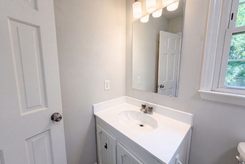 Photo 13 of 20 of 4202 Wrentree Dr, Dallas, NC