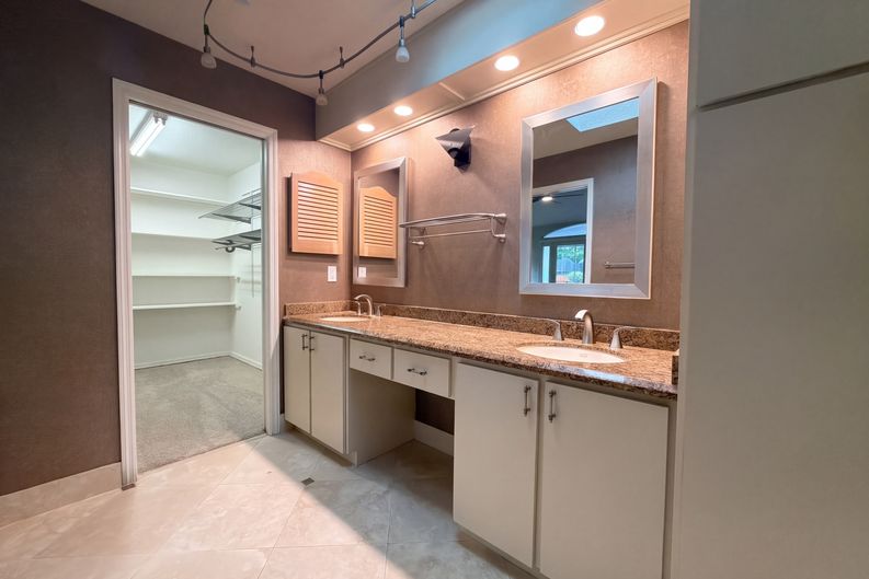 Photo 11 of 30 of 455 Longmeadow Ln, Longwood, FL