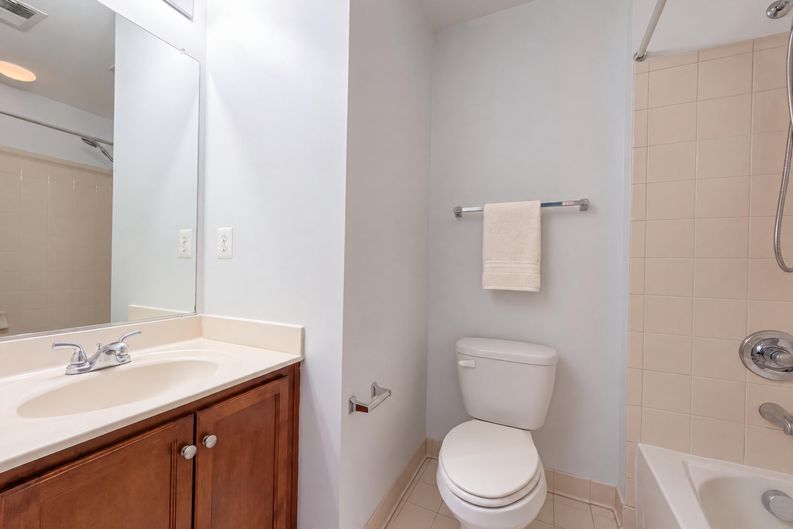 Photo 19 of 25 of 15613 John Diskin Cir, Woodbridge, VA