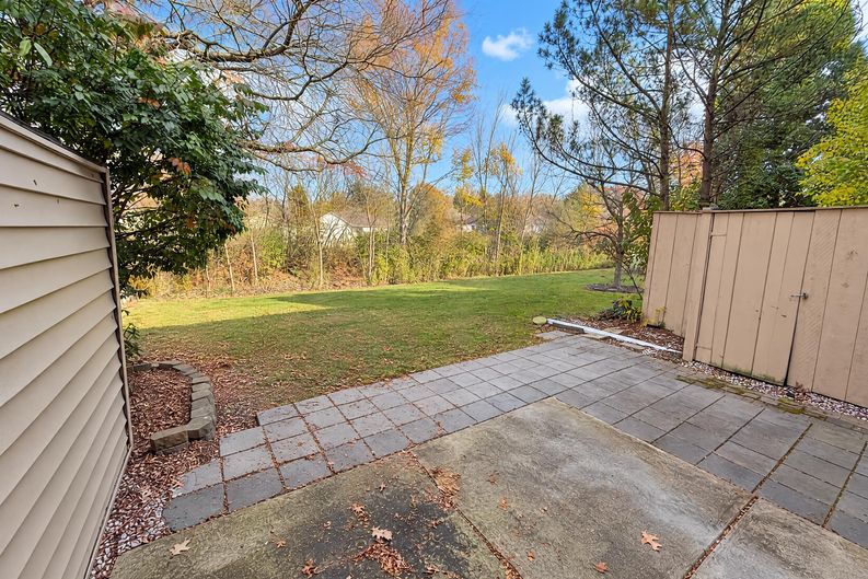 Photo 16 of 21 of 1135 Canyon View Rd, Northfield, OH