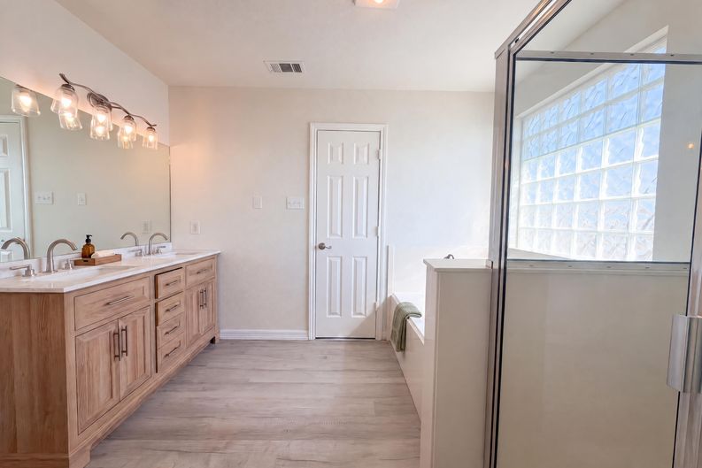 Photo 9 of 31 of 2408 Mikulec Dr, Killeen, TX