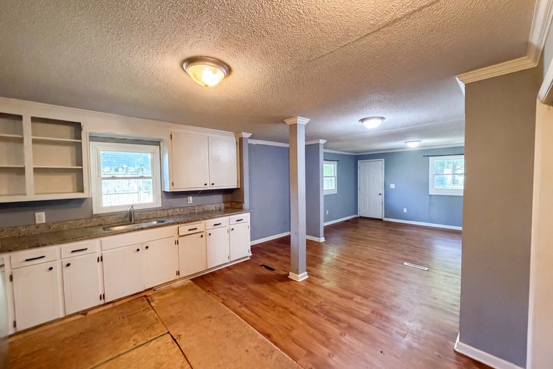 Photo 10 of 19 of 831 Fairview St, Kannapolis, NC
