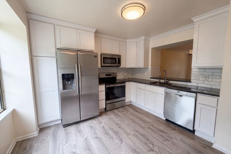 Photo 8 of 48 of 8641 Centerton Ln, Manassas, VA