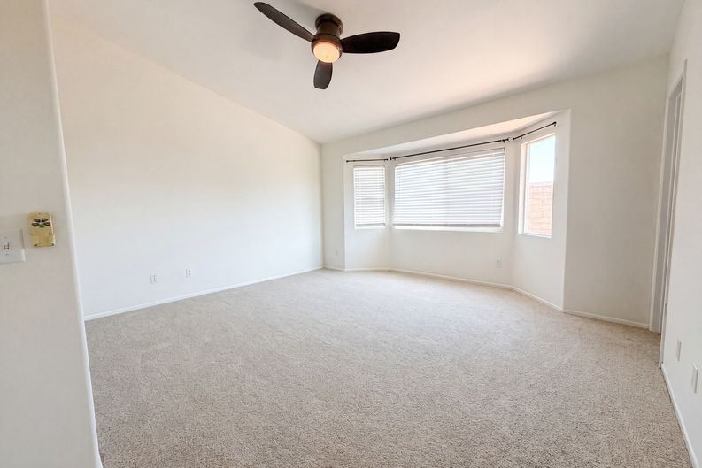 Photo 4 of 20 of 22125 Country Hills Dr, Wildomar, CA