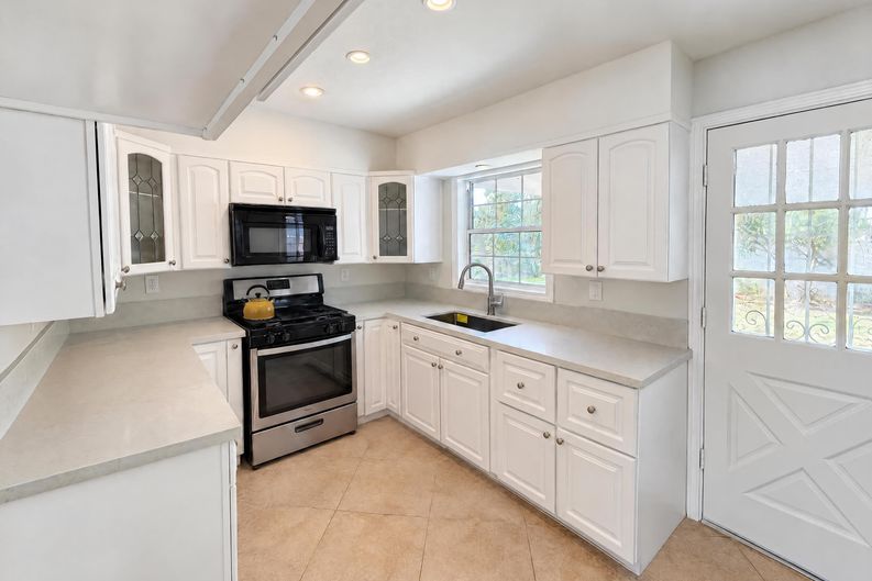 Photo 6 of 15 of 5653 N Viceroy Ave, Azusa, CA