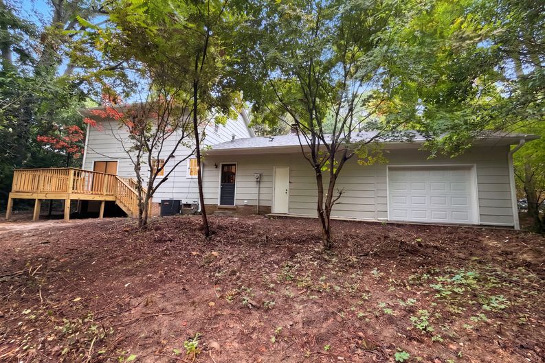 Photo 5 of 18 of 1304 Wicklow Dr, Cary, NC