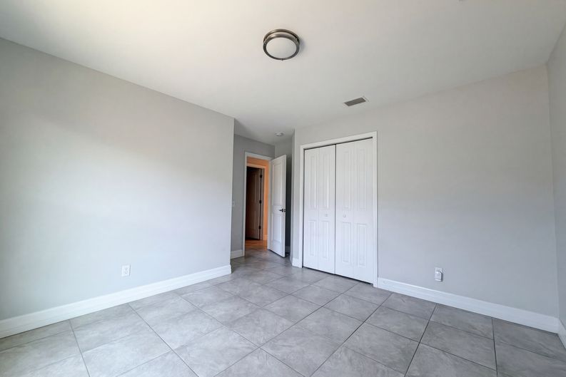 Photo 19 of 28 of 405 San Ambrosio St, Punta Gorda, FL