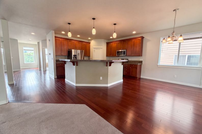 Photo 6 of 27 of 13049 SE Meadehill Ave, Happy Valley, OR