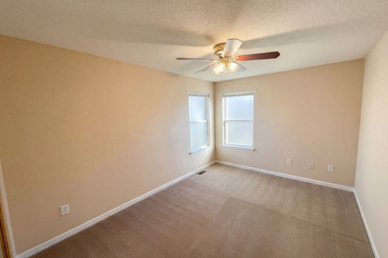 Photo 16 of 24 of 3062 Crest Ridge Cir SW, Marietta, GA