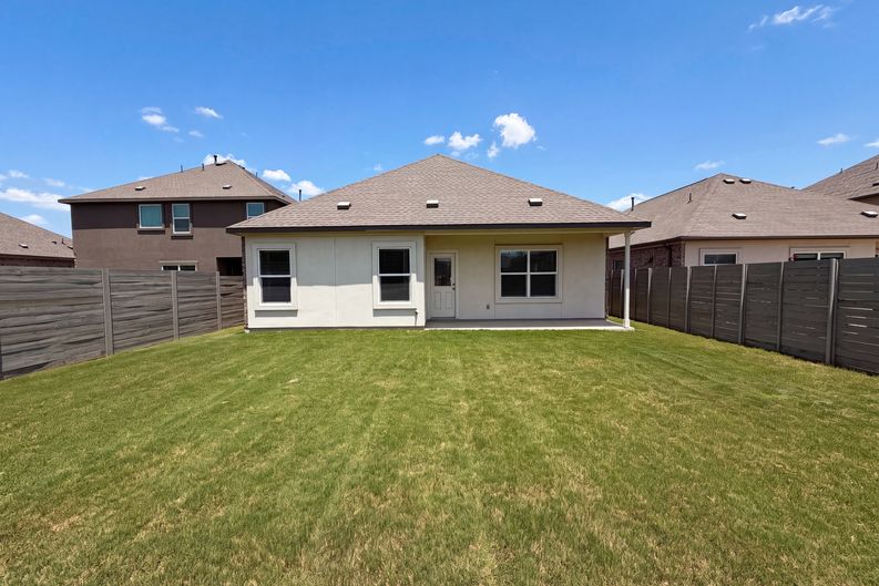 Photo 5 of 16 of 424 Wolf Springs Rd, Georgetown, TX