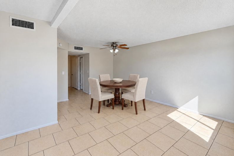 Photo 8 of 28 of 431 E Pecan Rd, Phoenix, AZ