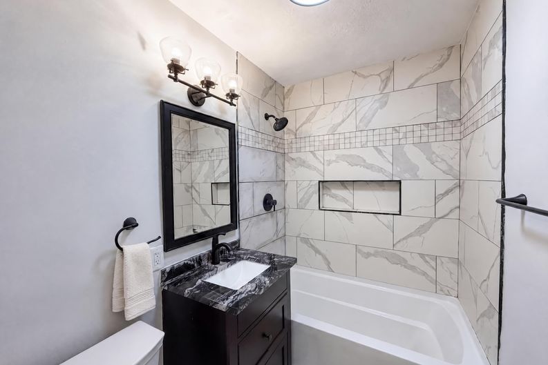 Photo 6 of 17 of 2310 Calhoun St, Indianapolis, IN