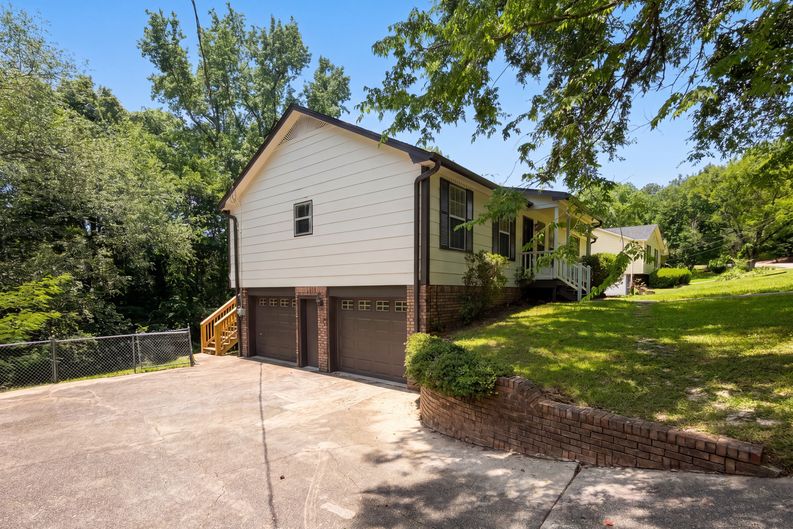 Photo 19 of 21 of 2813 Wood Dr NE, Center Point, AL