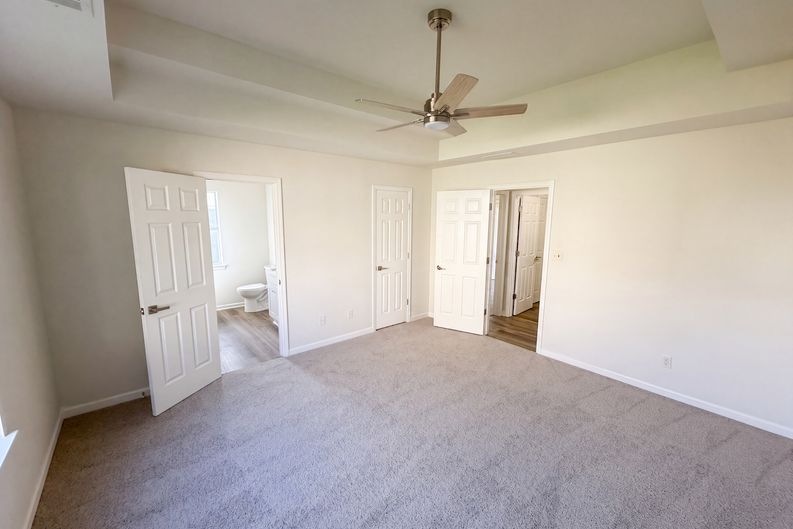 Photo 11 of 20 of 1088 Meadow Glen Cir, Fairburn, GA