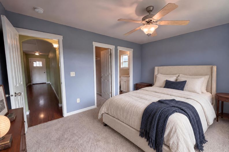Photo 4 of 14 of 1615 SE Jonathan Ave, Dallas, OR