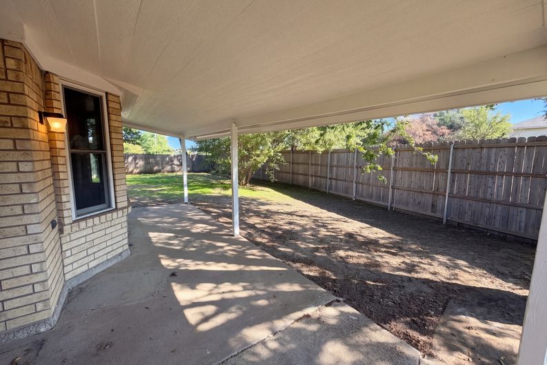 Photo 22 of 27 of 5700 Bermuda Dr, North Richland Hills, TX