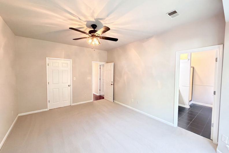 Photo 4 of 17 of 8536 Albury Walk Ln, Charlotte, NC