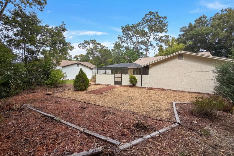 Photo 5 of 24 of 8 Bumelia Ct, Homosassa, FL