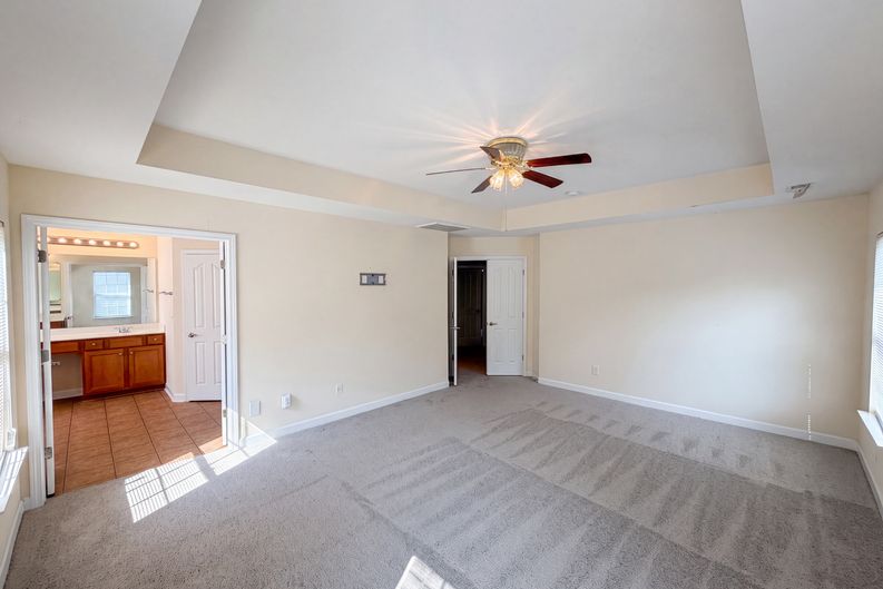 Photo 4 of 28 of 1139 Donelea Ln NW, Concord, NC