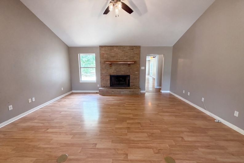 Photo 8 of 23 of 1356 Timberwood Trl, New Braunfels, TX