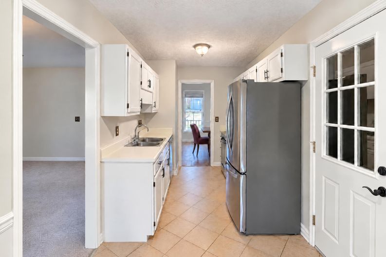Photo 6 of 16 of 1290 Arailia Dr, Fayetteville, NC