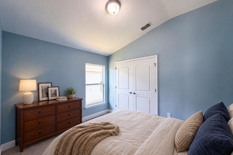 Photo 20 of 26 of 1229 Longville Cir, Tavares, FL