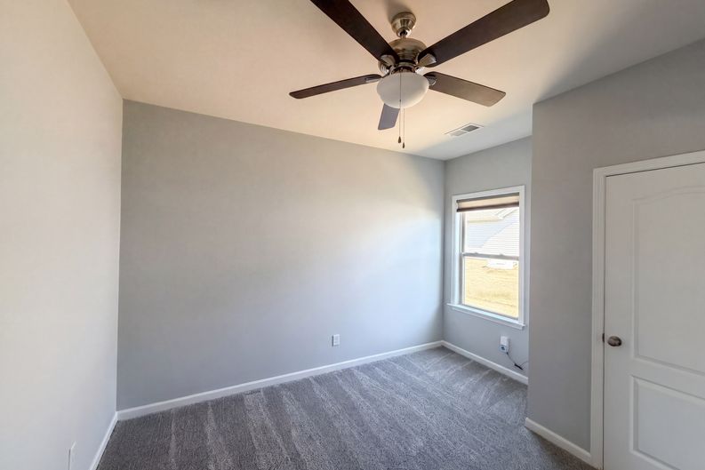 Photo 13 of 23 of 1305 Ivey Grove Ct, Fuquay Varina, NC