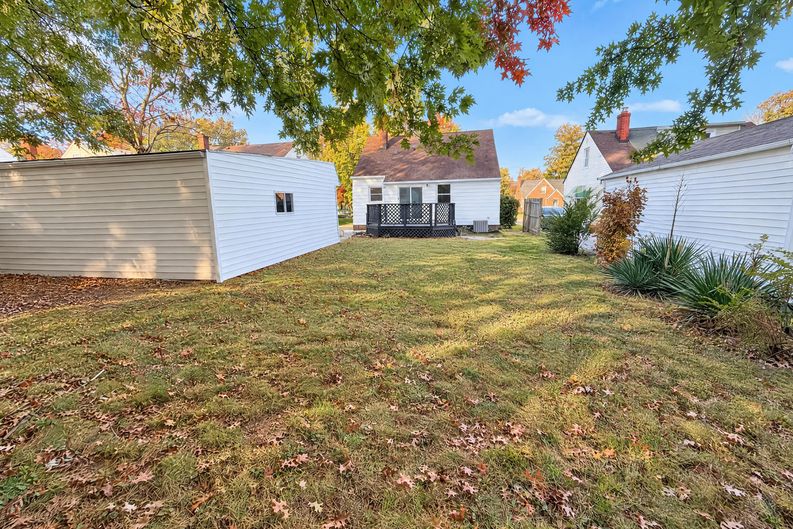 Photo 20 of 24 of 1541 E 254th St, Euclid, OH